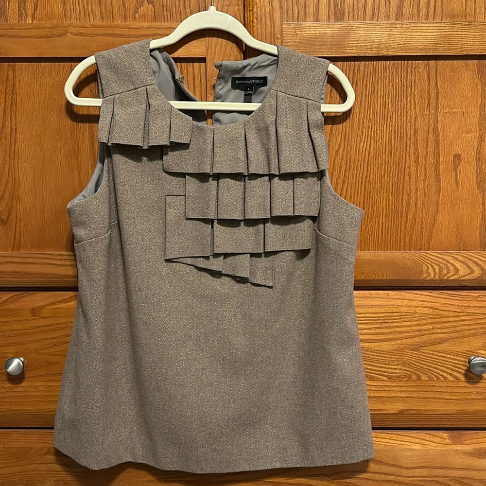 Banana Republic wool sleeveless blouse